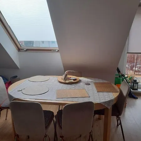 Apartmán Jasne Sloneczne Mieszkanie Niedaleko Lotniska Gdaňsk